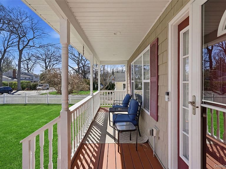 Listing photo 2