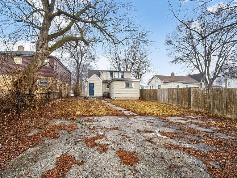 Listing photo 4