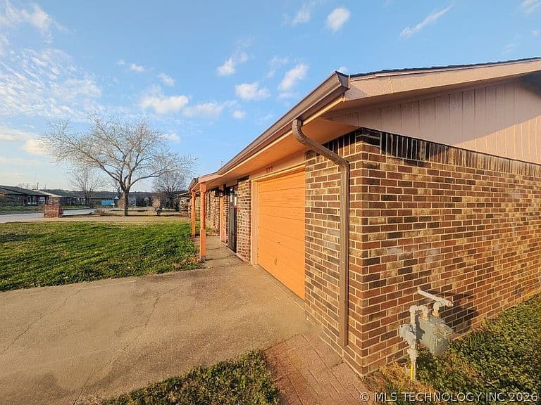Listing photo 4