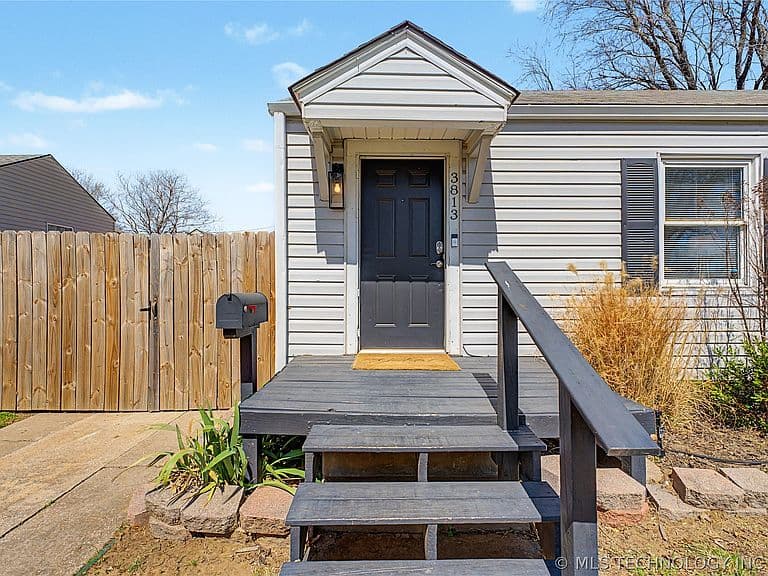 Listing photo 3