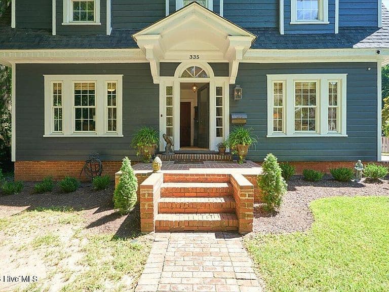 Listing photo 4