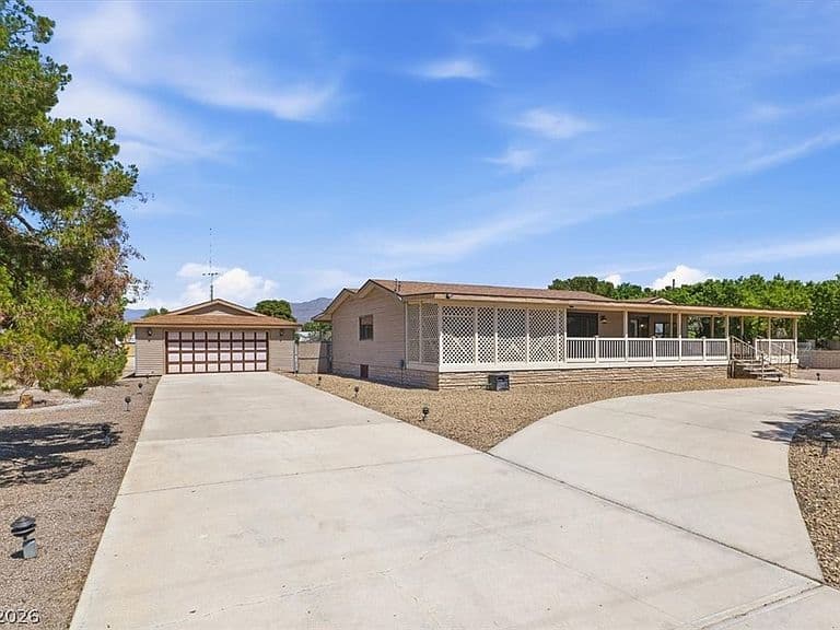 Listing photo 3