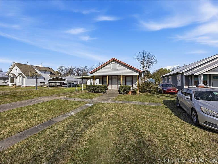 Listing photo 3