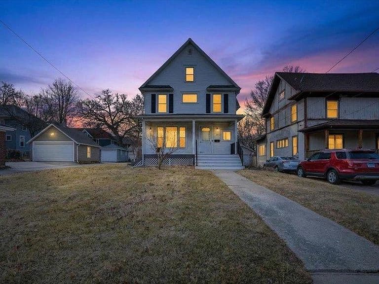 Listing photo 2