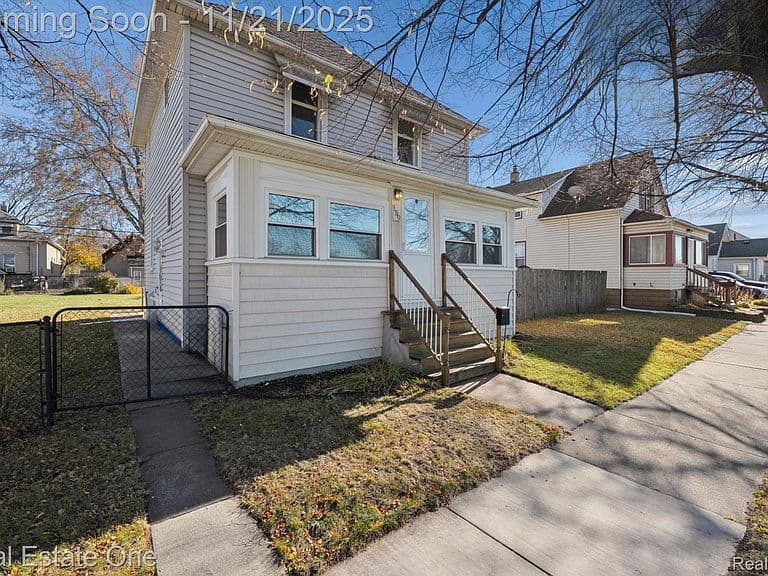 Listing photo 2