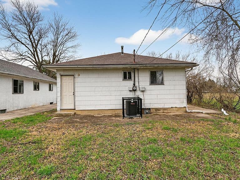 Listing photo 5