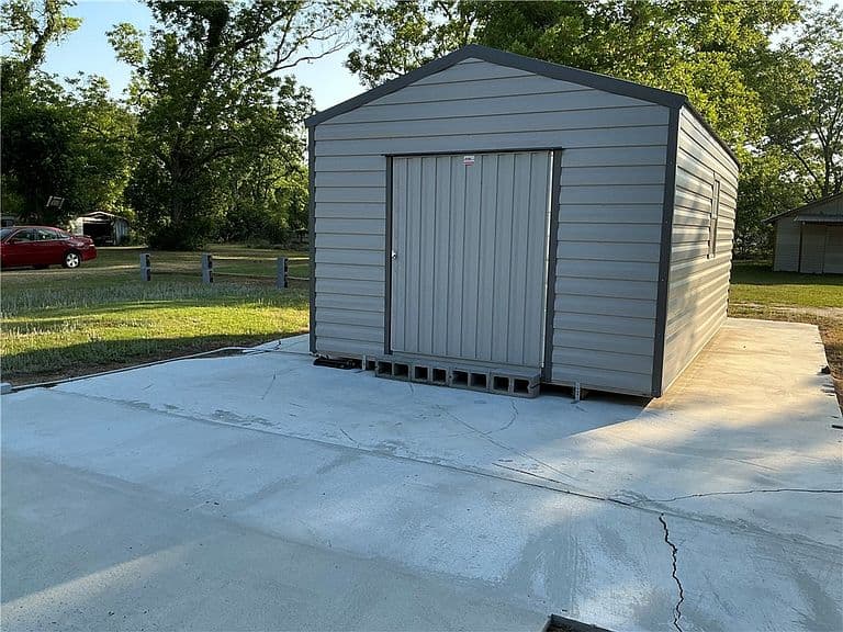 Listing photo 5