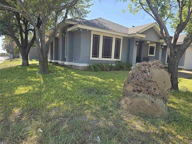 Listing photo 5