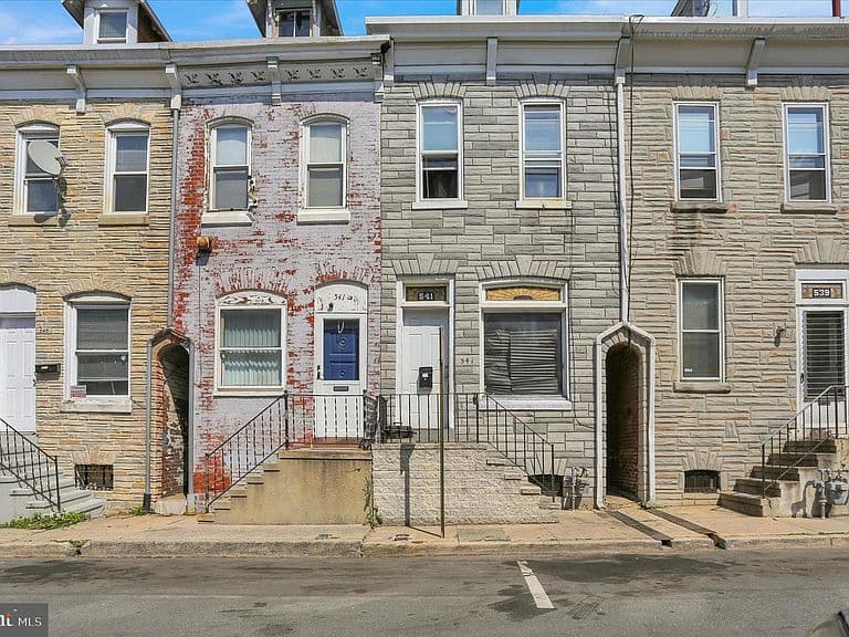 Listing photo 2
