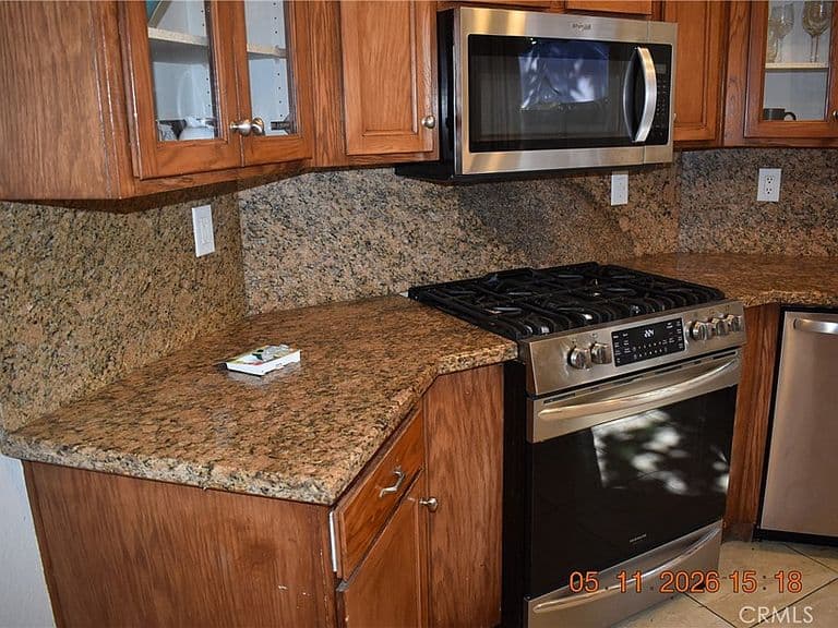 Listing photo 5