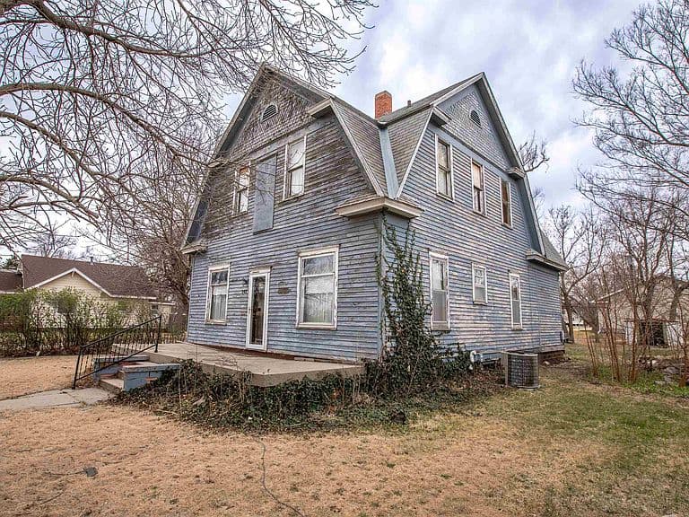 Listing photo 2