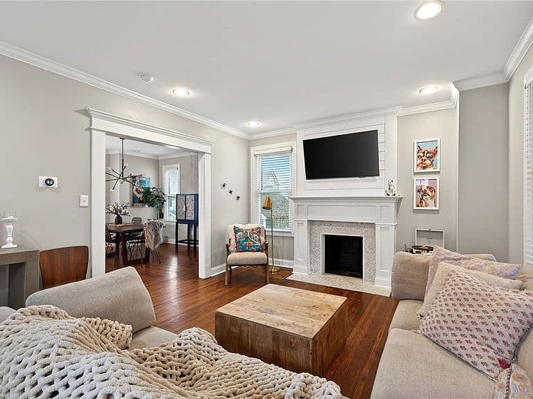 Listing photo 5