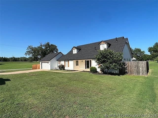 Listing photo 3