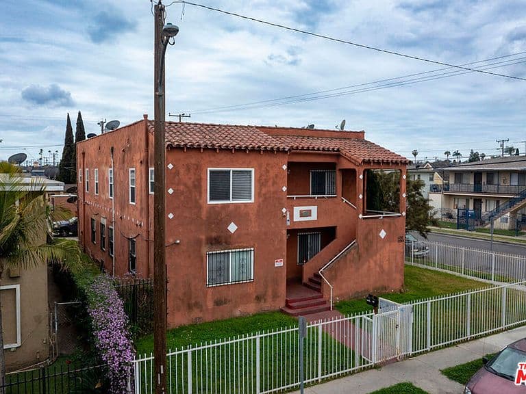 Listing photo 5