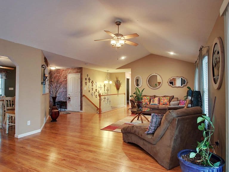 Listing photo 5