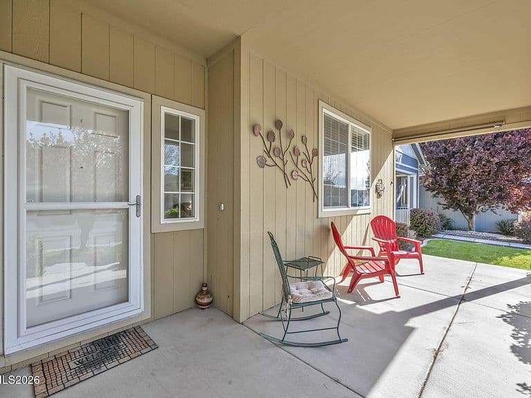 Listing photo 3