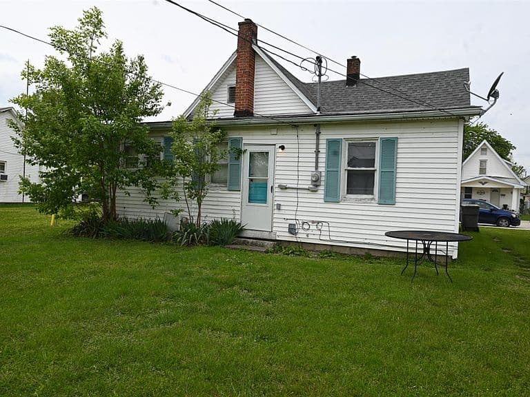 Listing photo 3