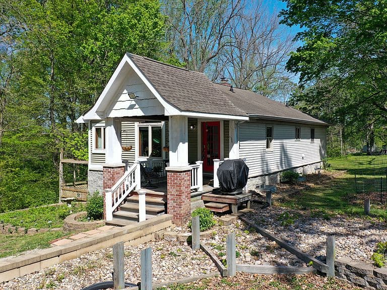 Listing photo 4