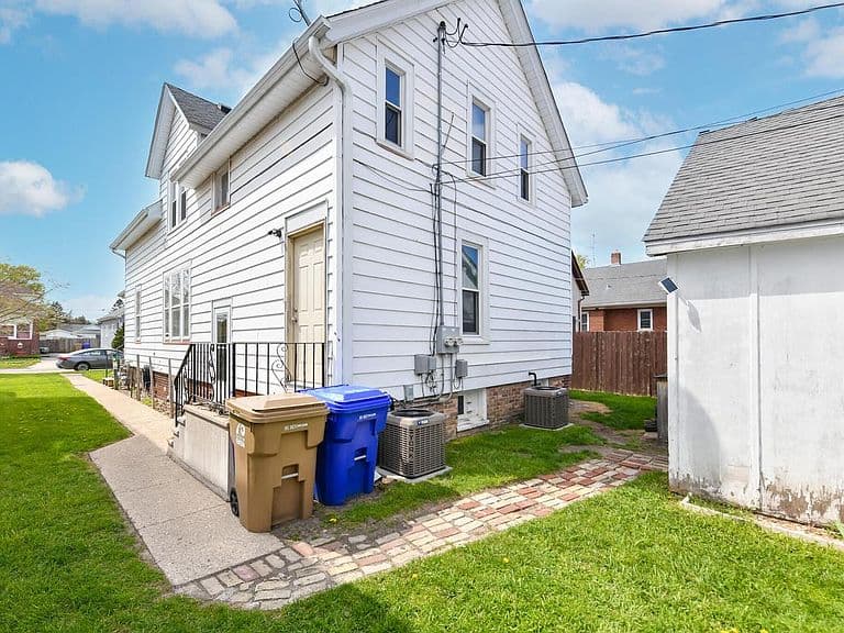Listing photo 4