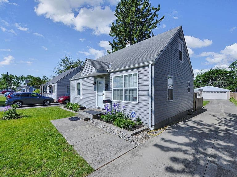 Listing photo 3