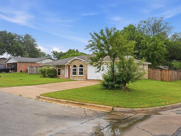 Listing photo 4