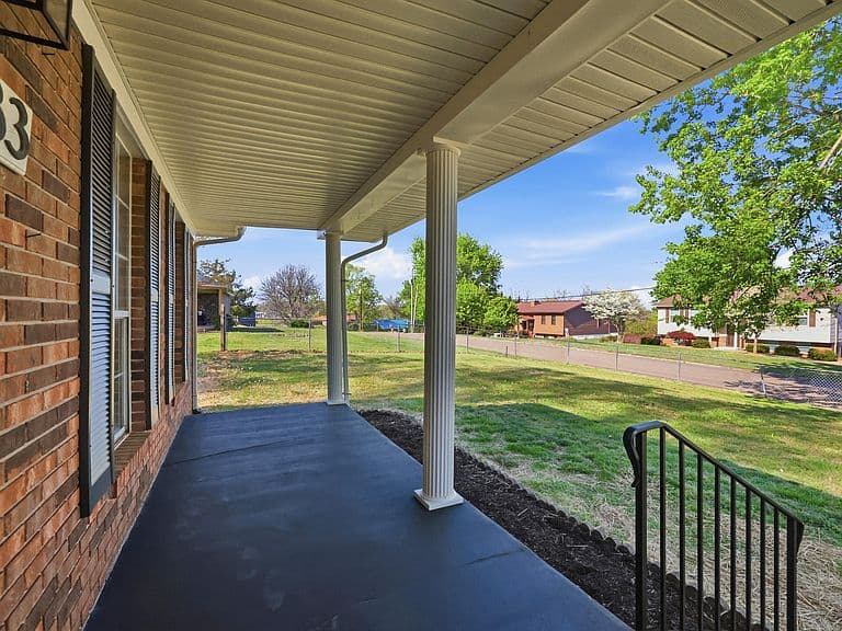 Listing photo 3