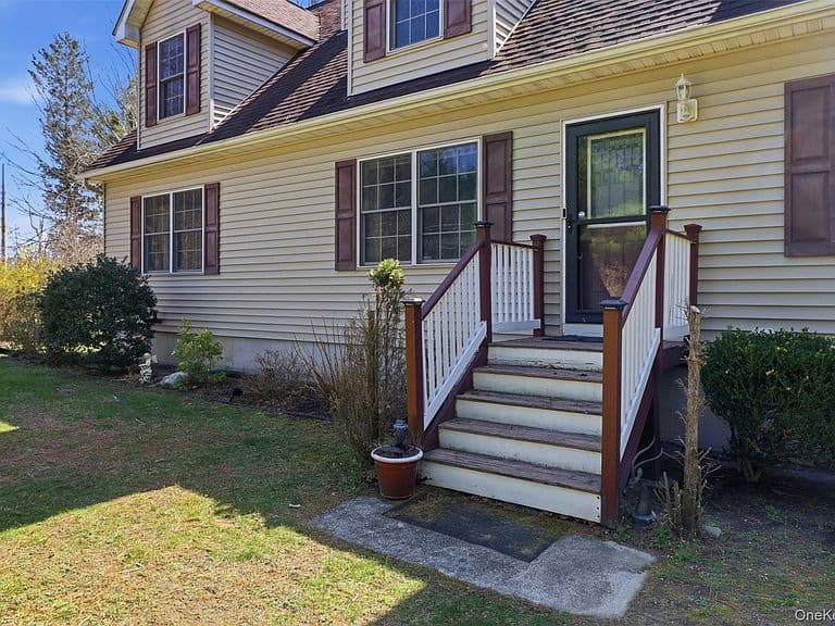 Listing photo 4