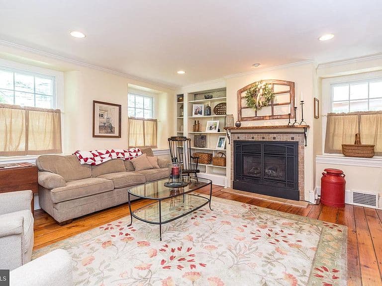 Listing photo 5