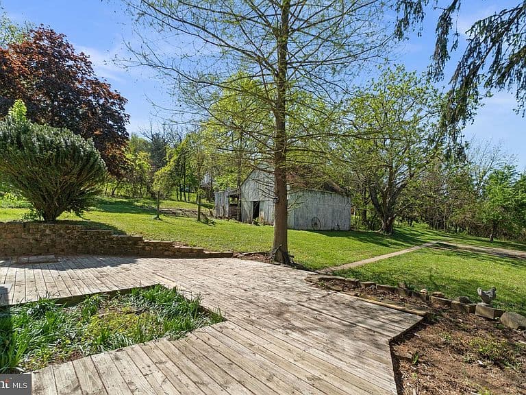 Listing photo 5