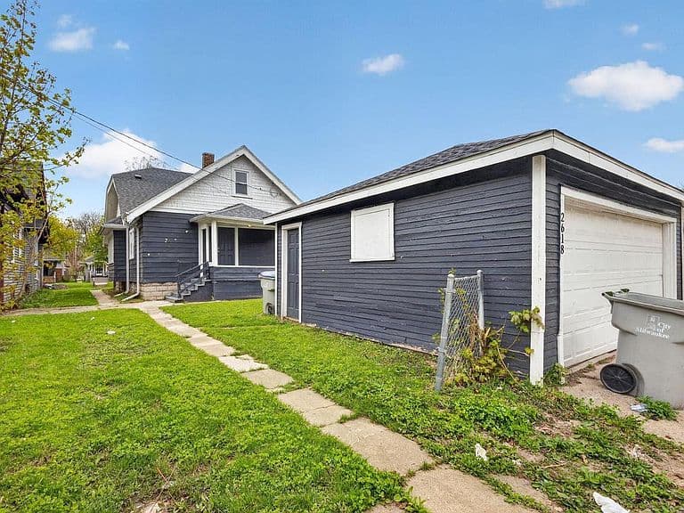 Listing photo 4