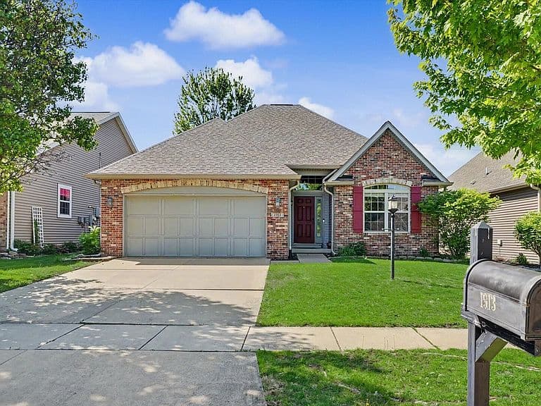Listing photo 2