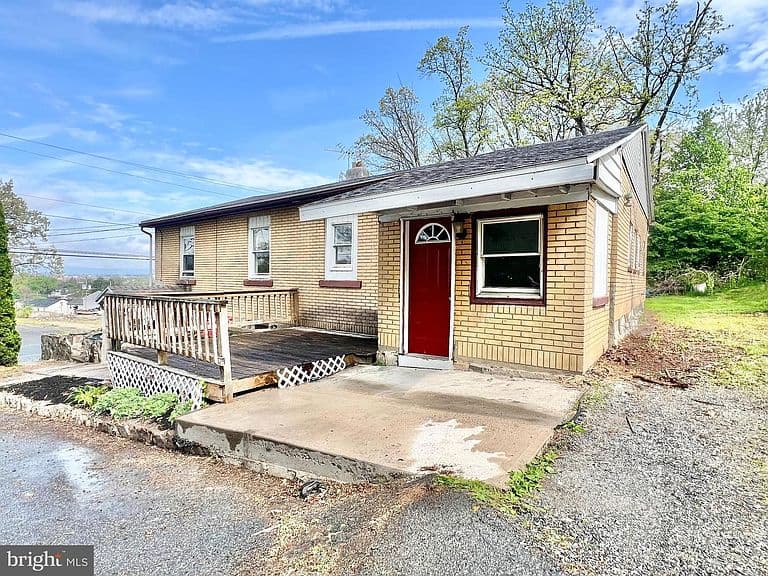 Listing photo 3