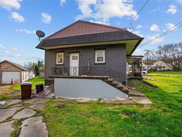 Listing photo 3