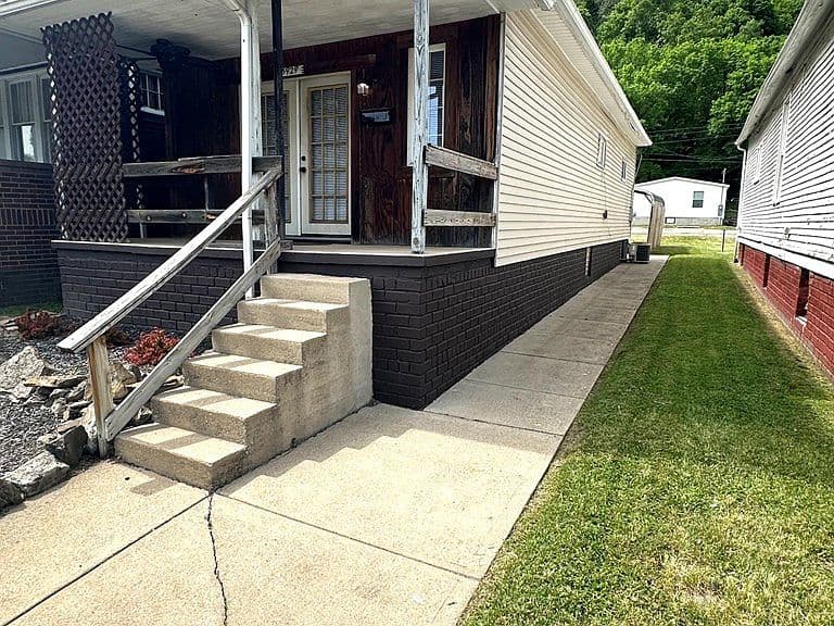 Listing photo 2