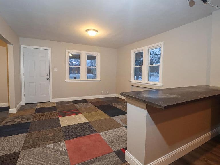 Listing photo 5