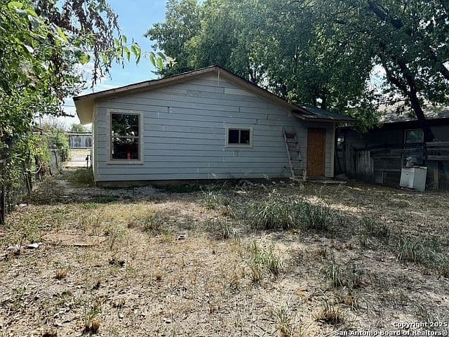 Listing photo 4