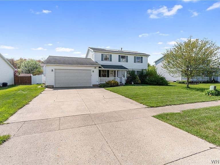 Listing photo 2