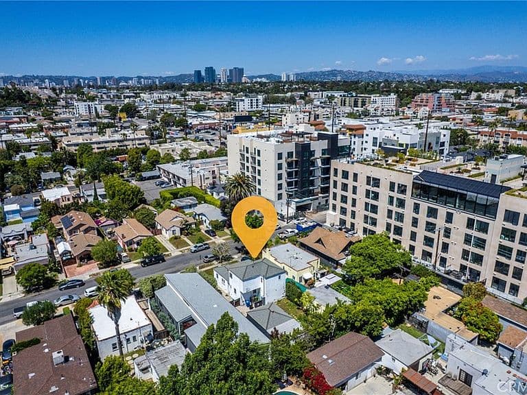 Listing photo 3
