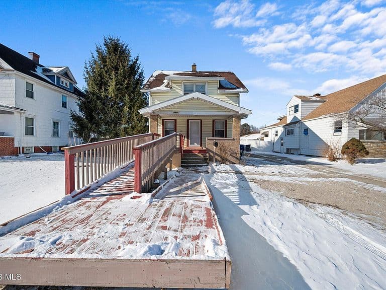 Listing photo 4
