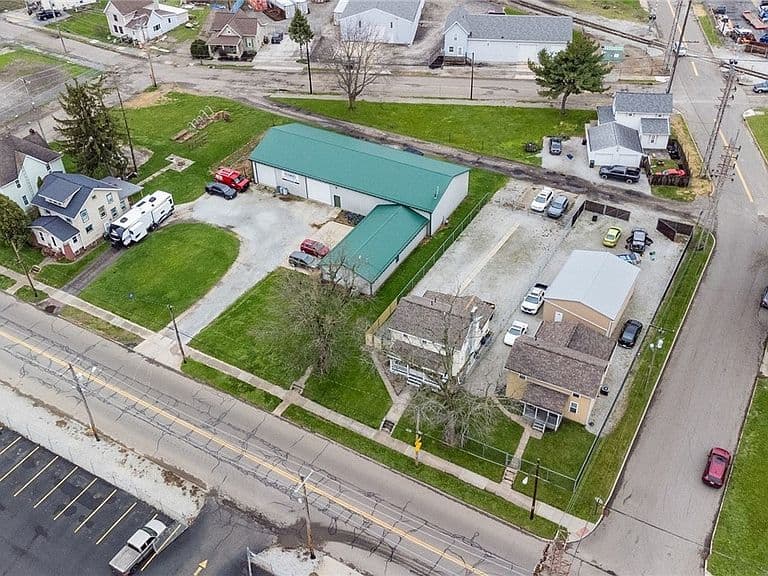 Listing photo 4