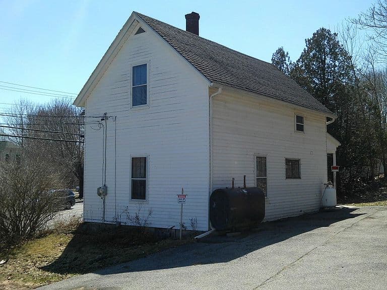 Listing photo 2