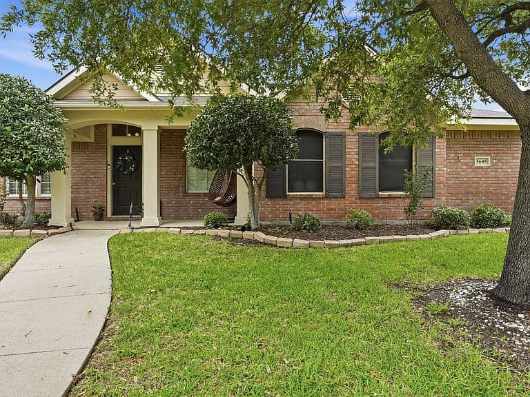 Listing photo 5