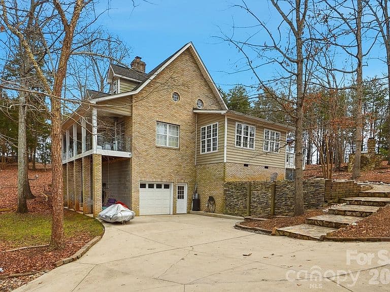 Listing photo 5