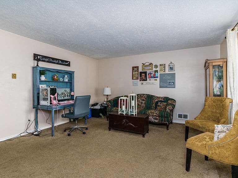 Listing photo 4
