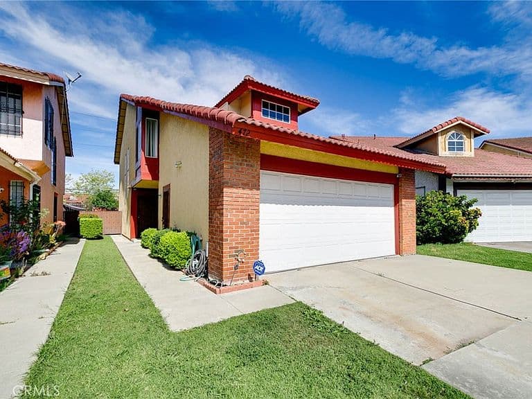 Listing photo 2