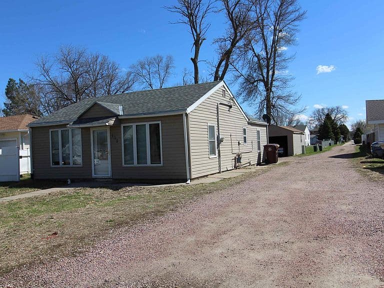 Listing photo 2