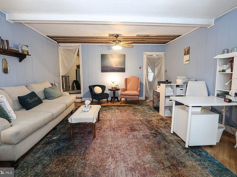 Listing photo 4