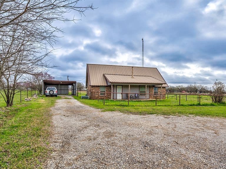 Listing photo 4