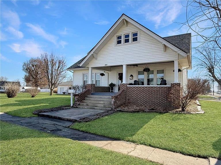 Listing photo 2