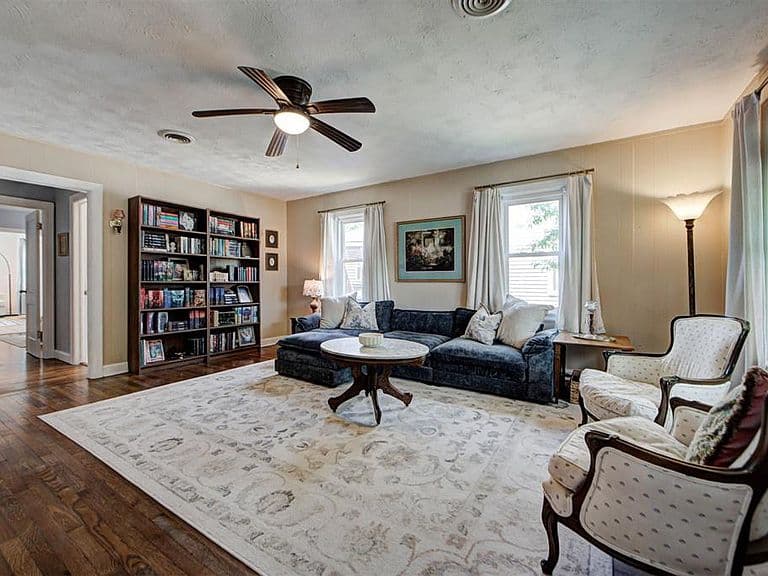 Listing photo 4